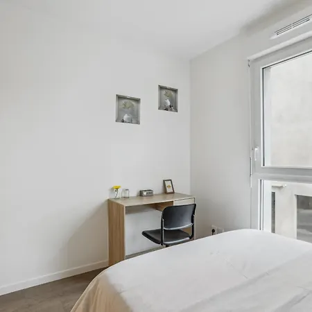 Apartment Chic With Terace And Parking