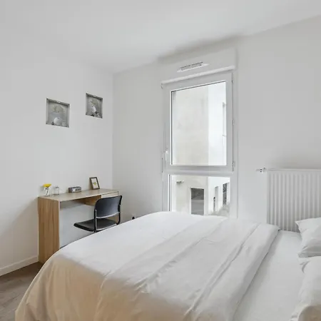 Chic With Terace And Parking Apartment