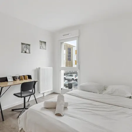 Apartment Chic With Terace And Parking *